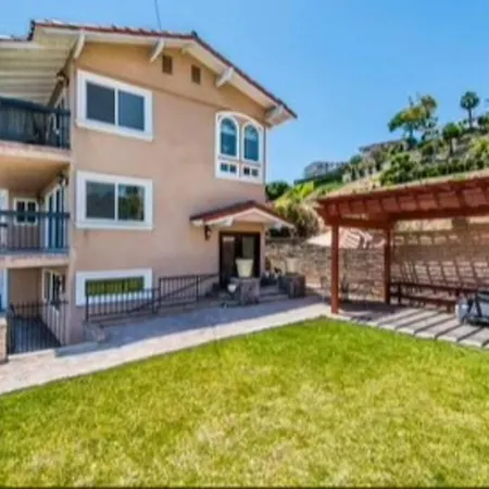 Hilltop Oasis Near Palos Verdes